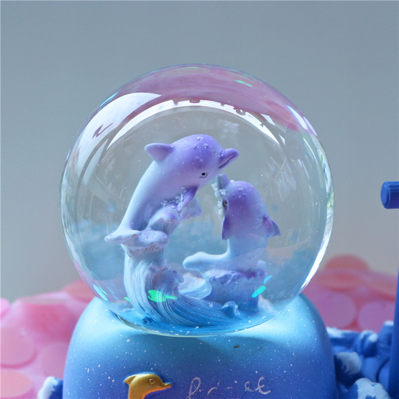 イルカの砂時計タイマー付きクリスタルボールオルゴール、光るホ - Snow Globe Musical のレビューと価格
